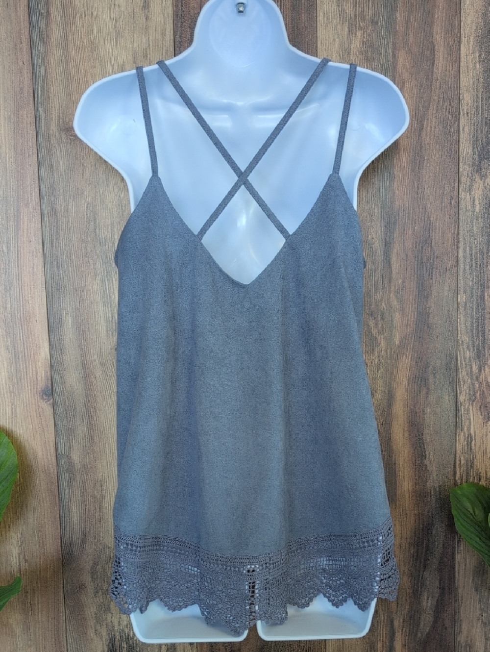 She + Sky Double-Strap Crochet-Hem Velvety Camisole Tank M F284 - Picture 4 of 7